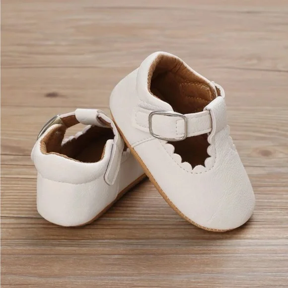 Baby girl / toddler girls Scallop Trim classic Mary Jane Flats - Picture 8 of 10
